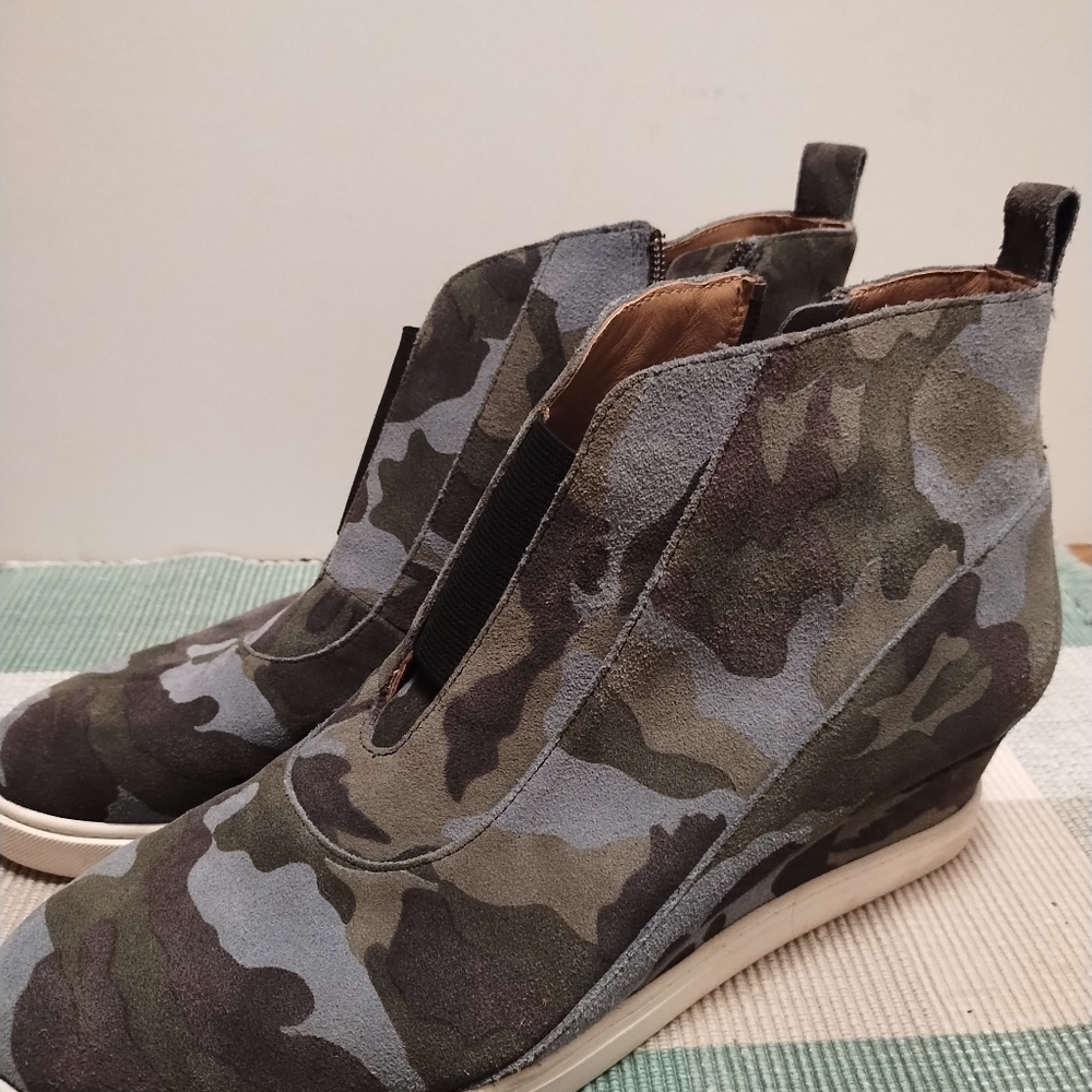 L. Paolo Camouflage Wedge Ankle Boots